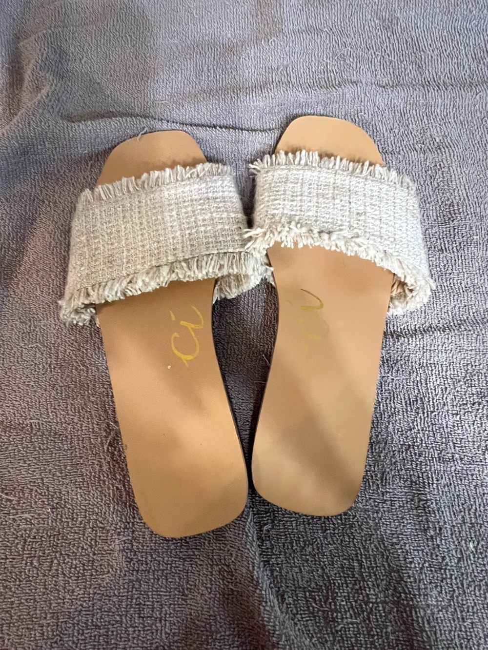 Source Unknown Cream Fringed Slide Sandals
